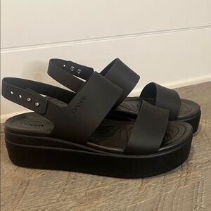 Crocs Brooklyn Low Wedge Black - Size 7